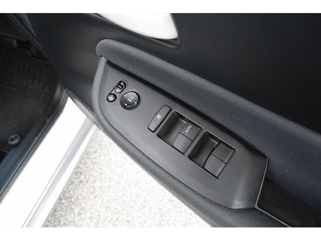 フィット e:HEVベーシック 純正ナビ スマートキー、ETC、リアカメラ、カーナビ、オーディオCD、フロアマット、ドアバイザー 内地仕入れ 防錆済 カーテンエアバッグ USBポート Rカメ アイドリングストップ LEDヘッド(40枚目)