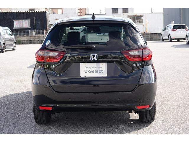 フィット ｅ：ＨＥＶホーム　ＦＯＰナビ　ドラレコ　スマートキー、ＥＴＣ、リアカメラ、カーナビ、オーディオＣＤ、ＴＶ、フロアマット、ドアバイザー　内地仕入れ　防錆済　助手席エアバッグ　運転席エアバッグ　アイドリングストップ　ＡＢＳ（3枚目）