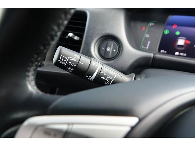 フィット ｅ：ＨＥＶホーム　ＦＯＰナビ　ドラレコ　スマートキー、ＥＴＣ、リアカメラ、カーナビ、オーディオＣＤ、ＴＶ、フロアマット、ドアバイザー　内地仕入れ　防錆済　助手席エアバッグ　運転席エアバッグ　アイドリングストップ　ＡＢＳ（34枚目）