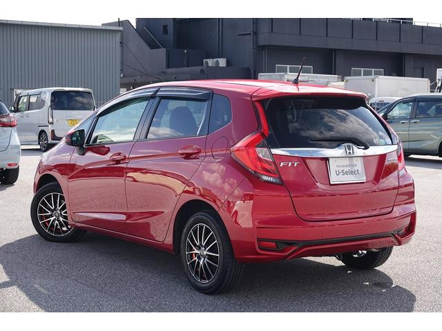 フィットハイブリッド Ｌホンダセンシング　社外オーディオ　スマートキー、リアカメラ、オーディオＣＤ、ドアバイザー　防錆済　Ｒカメ　ＬＥＤ　サイドＳＲＳ　横滑り防止　ドライブレコーダー　パワーステアリング　オートクルーズ　ＥＴＣ車載器　ＡＢＳ（9枚目）