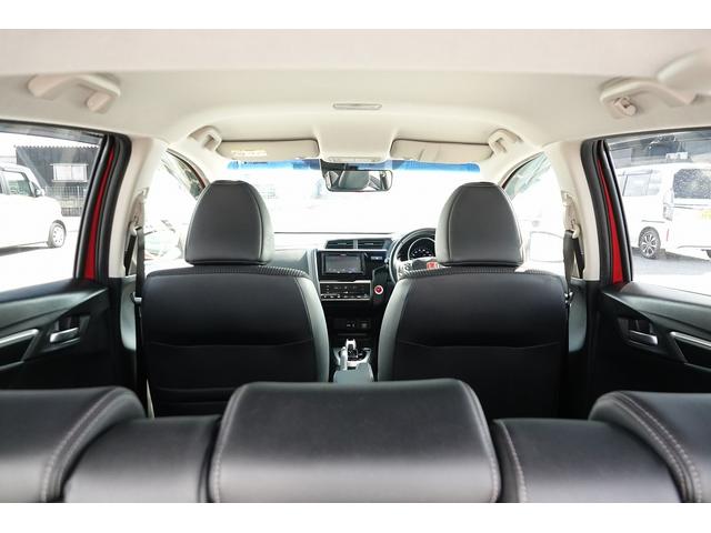 フィットハイブリッド Ｌホンダセンシング　社外オーディオ　スマートキー、リアカメラ、オーディオＣＤ、ドアバイザー　防錆済　Ｒカメ　ＬＥＤ　サイドＳＲＳ　横滑り防止　ドライブレコーダー　パワーステアリング　オートクルーズ　ＥＴＣ車載器　ＡＢＳ（12枚目）