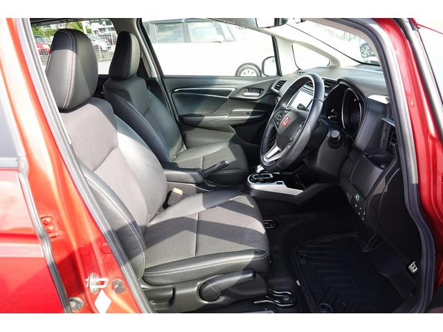 フィットハイブリッド Ｌホンダセンシング　社外オーディオ　スマートキー、リアカメラ、オーディオＣＤ、ドアバイザー　防錆済　Ｒカメ　ＬＥＤ　サイドＳＲＳ　横滑り防止　ドライブレコーダー　パワーステアリング　オートクルーズ　ＥＴＣ車載器　ＡＢＳ（13枚目）