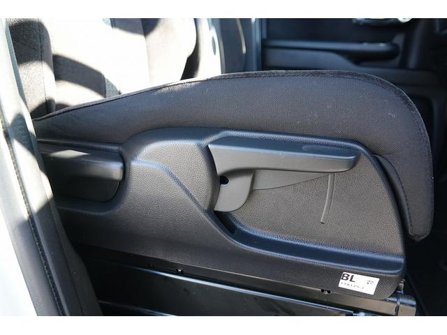 N-BOXカスタム L 純正ナビ スマートキー、ETC、リアカメラ、カーナビ、オーディオCD、TV、フロアマット、ドアバイザー 防錆済 サイドエアバッグ ナビTV Aストップ シートヒータ キーフリーシステム LEDライト(30枚目)