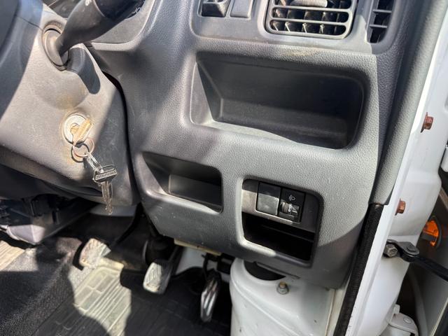 キャリイトラック 　マニュアル５速　ラジオ（13枚目）