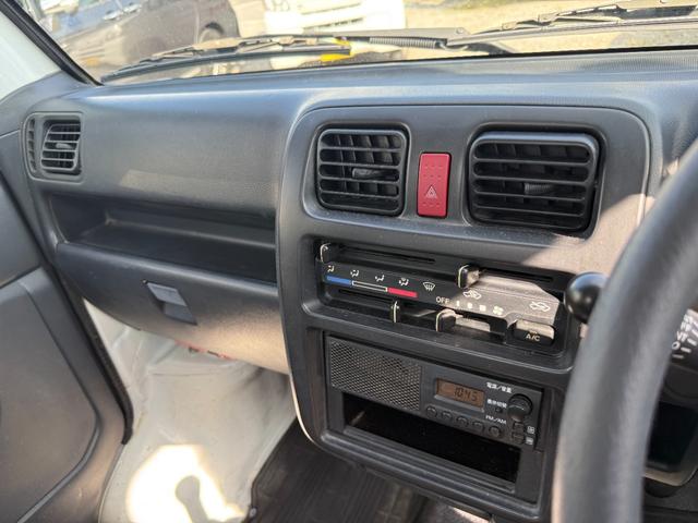 キャリイトラック 　マニュアル５速　ラジオ（14枚目）