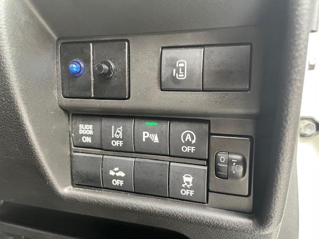 デリカＤ：２ ハイブリッドＭＸ　ＯＰ１０年保証対象車　スマートキー　プッシュスタート　レーダーブレーキ　アダプティブクルーズコントロール　オートハイビーム（21枚目）