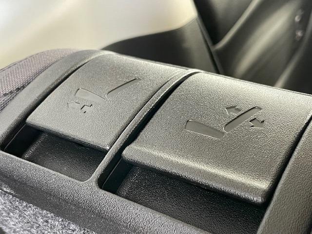 デリカＤ：２ ハイブリッドＭＸ　ＯＰ１０年保証対象車　スマートキー　プッシュスタート　レーダーブレーキ　アダプティブクルーズコントロール　オートハイビーム（57枚目）
