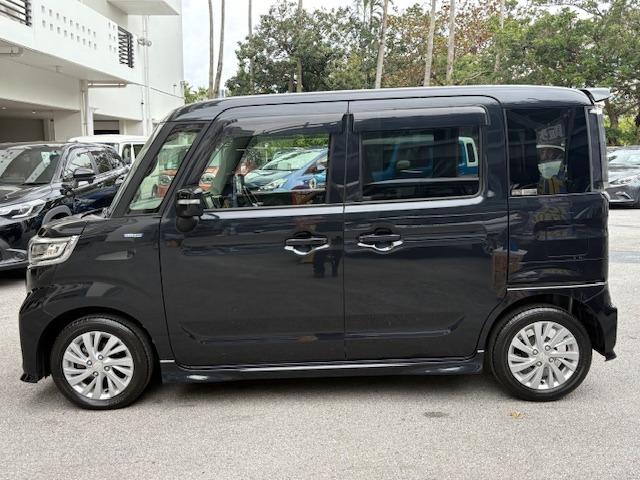 衝突被害軽減ブレーキ「デュアルセンサーブレーキサポート（ＤＳＢＳ）」に加え、軽自動車で初めて後退時の衝突被害軽減ブレーキ「後退時ブレーキサポート」を採用する