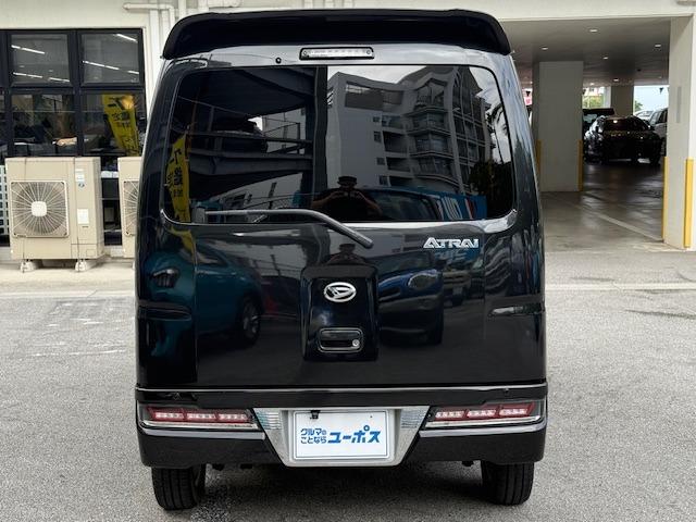 リヤコーナーセンサー、エマージェンシーストップシグナル、ＶＳＣ＆ＴＲＣを採用、ＡＢＳを全車に標準設定した