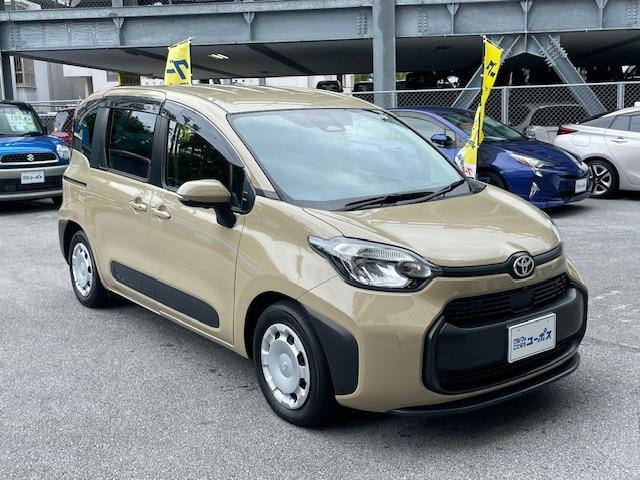 良好な視界と運転しやすい見切りを表現したルーミネスなウインドウ、シンプルなモチーフ「シカクマル」、コーナー部を丸くしてコンパクトに見せ、取り回しの良さにもつながるシカクマルシルエットを採用