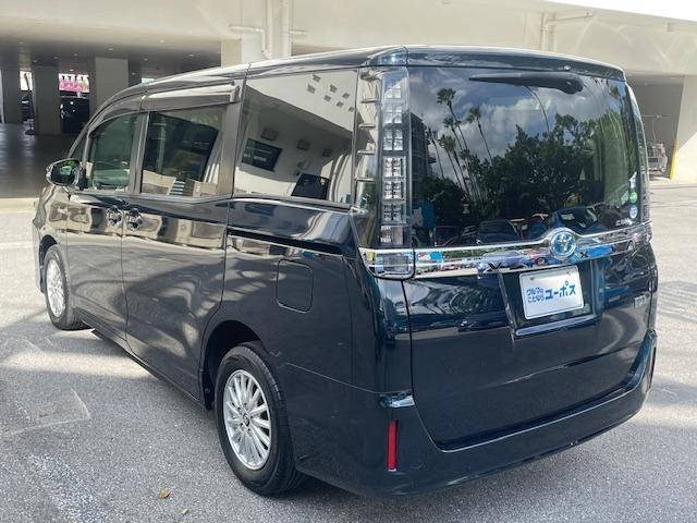 ３列シート７人／８人乗りの５ナンバーサイズを基本とし、全幅１７３０ｍｍは３ナンバー登録となる。