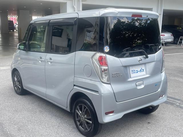 ターボ車を除く全車に、アイドリングストップを採用