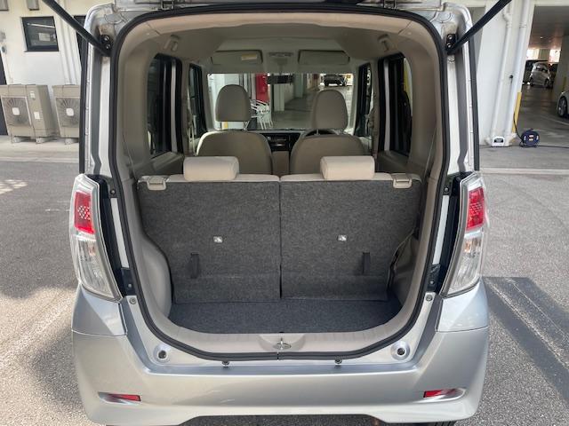 買い物程度の荷物なら楽々積み込むことが出来るラゲッジスペース