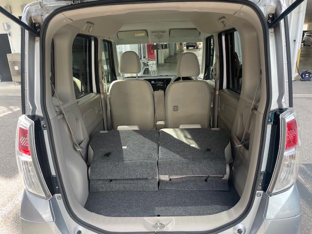 リアシートを倒す事で大きな物や長物にも対応できます