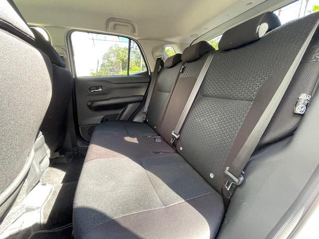 エンジンは発電専用、その電力を使用し１００％モーターで走行するシリーズハイブリッド方式を採用。