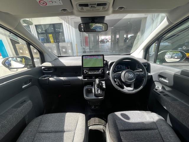 良好な視界と運転しやすい見切りを表現したルーミネスなウインドウ