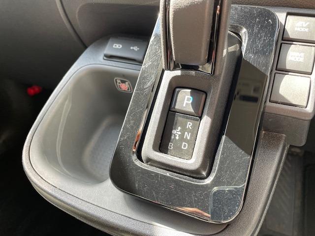 気になる月々のお支払額をシュミレーションできます。ローン審査もその場で調べることも可能です。その他に自動車保険のご相談も大歓迎です。売却のみのお客様でも大歓迎ですよ。売るのも買うのもユーポスへ。