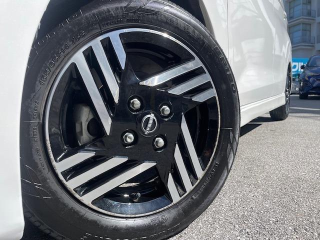 タイヤサイズ（前後）	１５５／６５Ｒ１４