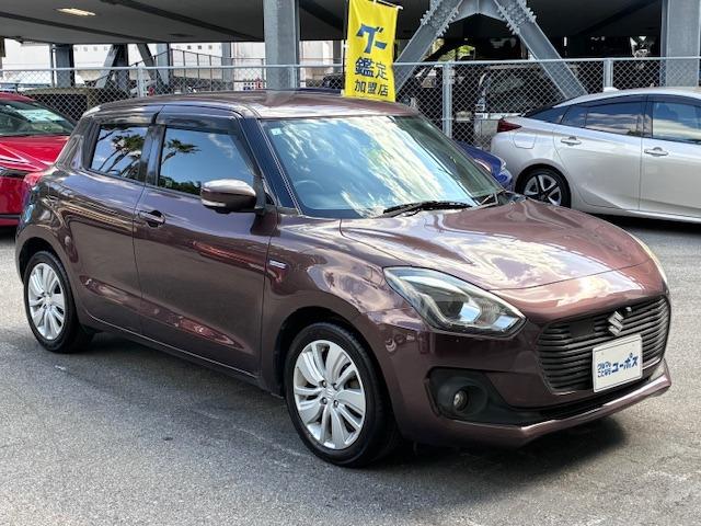 エクステリアは、フェンダーの張り出し感を強調し、力強さと安定感のあるスタイリングとした