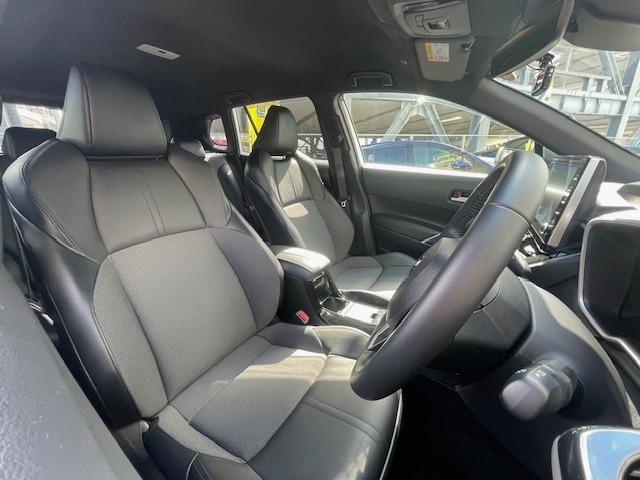 フロントシートには、スリムな背面部と高いホールド性を両立したスポーティなシートを「Ｇ　Ｘ」を除く全車に採用