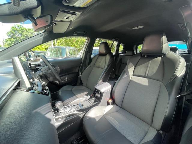 カジュアルな雰囲気の中に、上質かつ洗練された質感のインテリアを実現