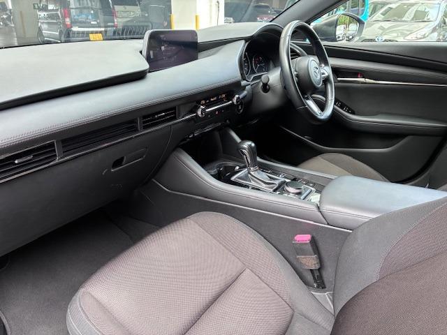 気になる月々のお支払額をシュミレーションできます。ローン審査もその場で調べることも可能です。その他に自動車保険のご相談も大歓迎です。売却のみのお客様でも大歓迎ですよ。売るのも買うのもユーポスへ。