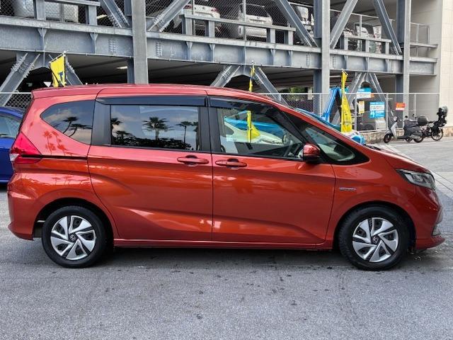 フリードハイブリッド ハイブリッド・Ｇホンダセンシング　純正ナビ　バックモニター　両側パワースライドドア　ＬＥＤヘッドライト　前後ドラレコ（4枚目）