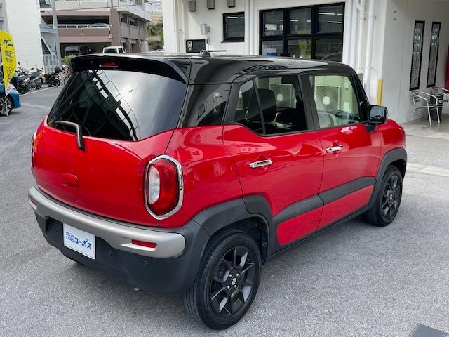 スポーティーさを強調するルーフエンドスポイラーを装備。