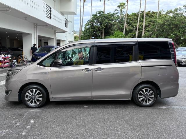 エクステリアは、Ｂｉ‐Ｂｅａｍ　ＬＥＤヘッドランプ（オートレべリング機能付）と面発光のＬＥＤクリアランスランプを採用