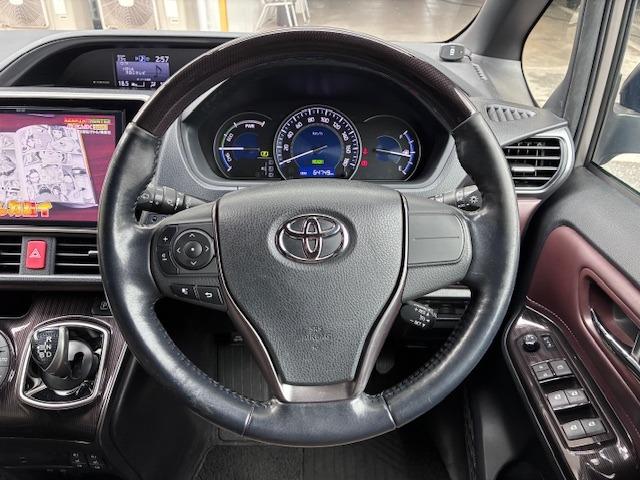 ハイブリッド車は優れた環境性能（ＪＣ０８モード走行燃費：２３．８ｋｍ／Ｌ）を発揮