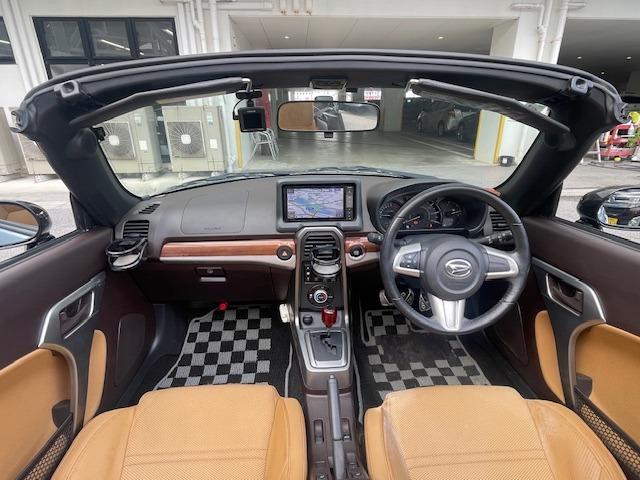 内外装着脱構造「ＤＲＥＳＳ－ＦＯＲＭＡＴＩＯＮ」は、外板を１３個の樹脂パーツの集合体と捉え、クルマは購入後のデザイン変更が難しいという固定概念を覆し、購入後でも嗜好に合わせたデザイン変更を可能にした