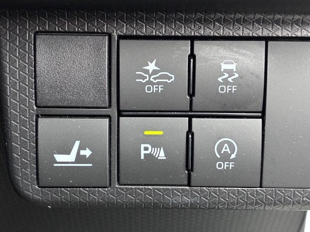 「スマートアシスト」には夜間歩行者検知機能や路側逸脱警報機能を追加するなど、先進の予防安全機能を搭載