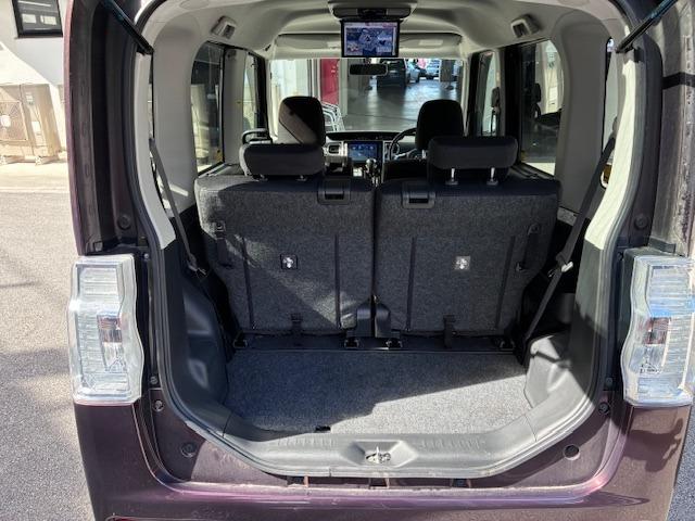 空間設計として、助手席のスライド幅を従来比１０ｃｍ拡張、３８ｃｍのロングスライド化を実現