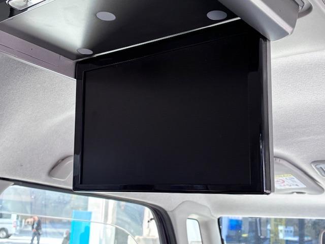 後席モニター搭載