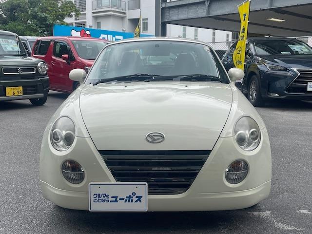 乗員席を前方に配したキャビンフォワードとティアドロップシェイプシルエットと呼ばれる低重心なボディデザイン