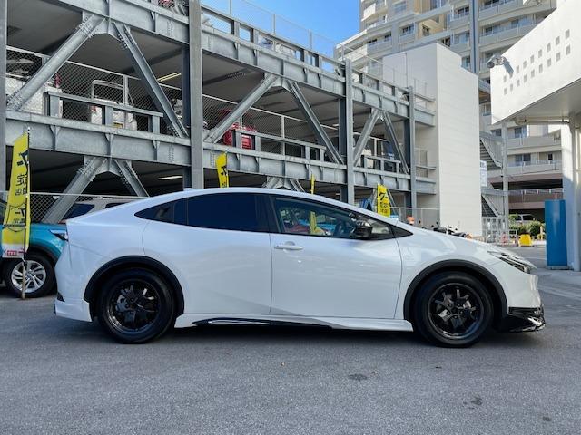 �X�Ȃ��R�����������ɉ����A�v���E�X�Ǝ��̃A�C�R���ł���u���m�t�H�����V���G�b�g�v�������p���Ȃ���A����d�S���X�^�C���b�V���ȃv���|�[�V�����ɐ��܂�ς����