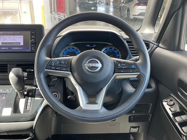 �C���e���A�́A�C���X�g�������g�p�l���A�h�A�g�����A�V�[�g�n�ɐV�����F�ʂ��̗p���A��蓝�ꊴ����������㎿�ȓ����Ɏd���Ă�