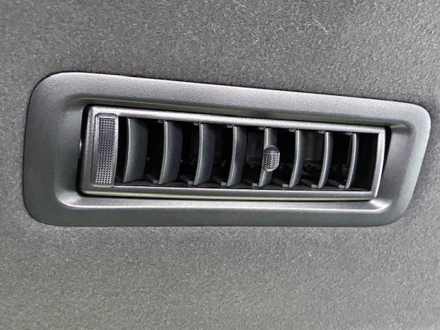 エスクァイア Ｇｉ　プレミアムパッケージ　ブラックテーラード　ＯＰ５年保証対象車　純正１０インチナビ　純正フリップダウンモニター　トヨタセーフティーセンス　両側パワースライドドア（52枚目）