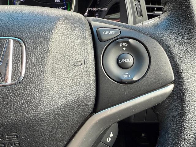 �N���[�Y�R���g���[���̑���̓X�e�A�����O�E���X�C�b�`�ɂčs���܂�