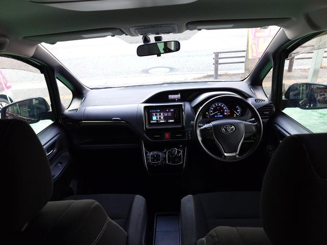 車を運転する際には運転席の存在は欠かせません。なのでしっかりとチェックしたいポイントですね。