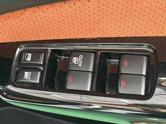 エクシーガクロスオーバー７ ２．５ｉアイサイト　４ＷＤ　ＥＴＣ　バックカメラ　クリアランスソナー　オートクルーズコントロール　パワーシート　衝突被害軽減システム　ナビ　ＴＶ　ＨＩＤ　ヘッドライトウォッシャー　アルミホイール　スマートキー（11枚目）