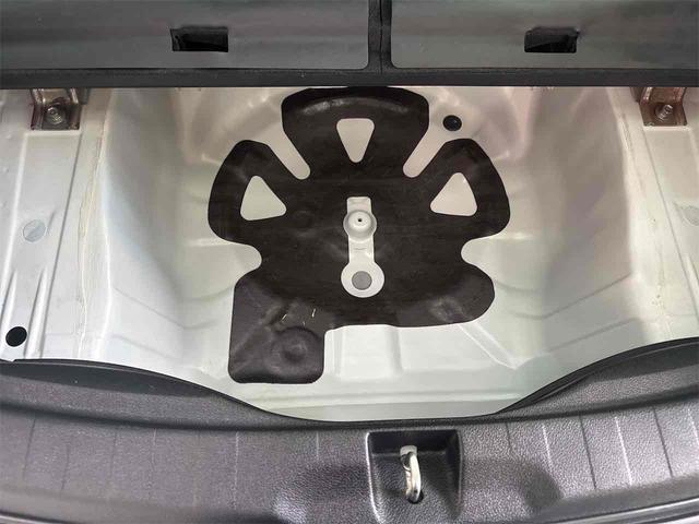 エクシーガクロスオーバー７ ２．５ｉアイサイト　４ＷＤ　ＥＴＣ　バックカメラ　クリアランスソナー　オートクルーズコントロール　パワーシート　衝突被害軽減システム　ナビ　ＴＶ　ＨＩＤ　ヘッドライトウォッシャー　アルミホイール　スマートキー（34枚目）