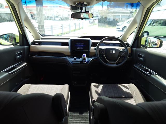 運転者にとっては日々使用することとなる運転席です。運転席が快適だと運転に集中することができますね。