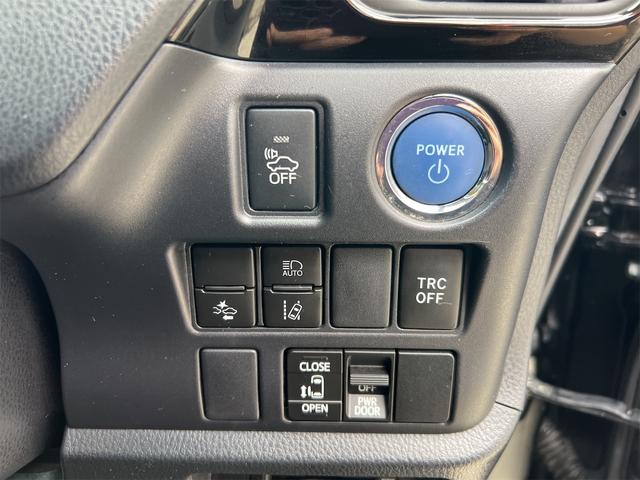 カメラが白線を検知して車線中央付近を走行するよう、車線維持を支援するレーンアシスト！