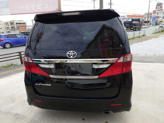 アルファード ２４０Ｓ　タイプゴールド　ＥＴＣ　ナビ　ＴＶ　クリアランスソナー　オートクルーズコントロール　両側電動スライドドア　オートライト　ＨＩＤ　電動リアゲート　スマートキー　電動格納ミラー　後席モニター　３列シート　オットマン（3枚目）