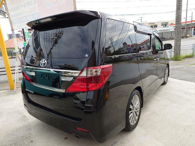 アルファード ２４０Ｓ　タイプゴールド　ＥＴＣ　ナビ　ＴＶ　クリアランスソナー　オートクルーズコントロール　両側電動スライドドア　オートライト　ＨＩＤ　電動リアゲート　スマートキー　電動格納ミラー　後席モニター　３列シート　オットマン（15枚目）