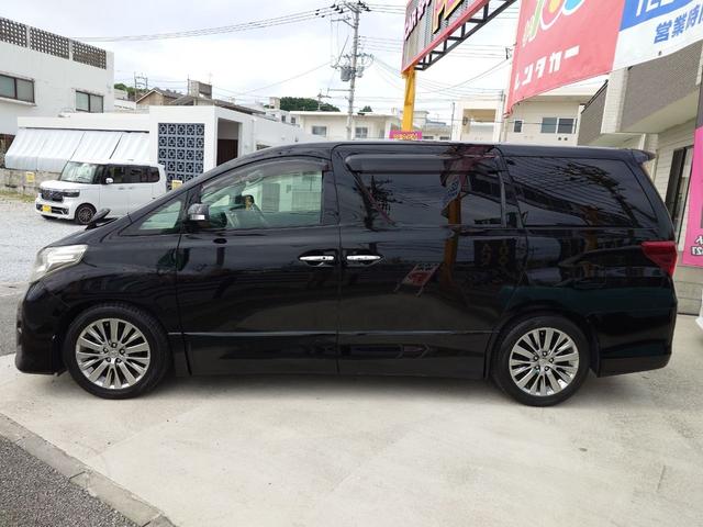 アルファード ２４０Ｓ　タイプゴールド　ＥＴＣ　ナビ　ＴＶ　クリアランスソナー　オートクルーズコントロール　両側電動スライドドア　オートライト　ＨＩＤ　電動リアゲート　スマートキー　電動格納ミラー　後席モニター　３列シート　オットマン（18枚目）