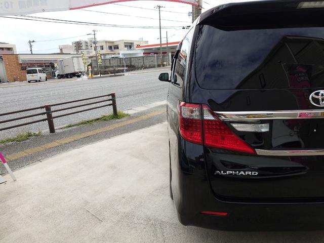 アルファード ２４０Ｓ　タイプゴールド　ＥＴＣ　ナビ　ＴＶ　クリアランスソナー　オートクルーズコントロール　両側電動スライドドア　オートライト　ＨＩＤ　電動リアゲート　スマートキー　電動格納ミラー　後席モニター　３列シート　オットマン（27枚目）