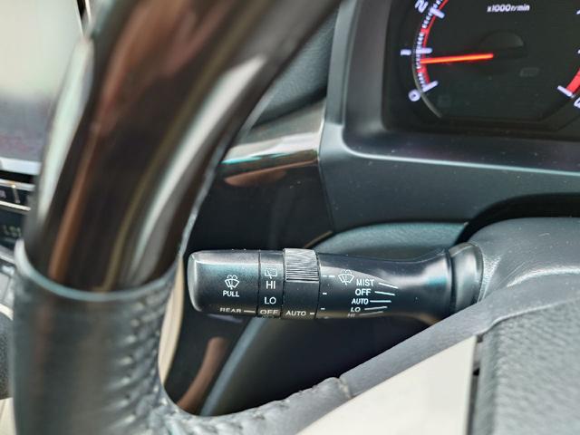 アルファード ２４０Ｓ　タイプゴールド　ＥＴＣ　ナビ　ＴＶ　クリアランスソナー　オートクルーズコントロール　両側電動スライドドア　オートライト　ＨＩＤ　電動リアゲート　スマートキー　電動格納ミラー　後席モニター　３列シート　オットマン（42枚目）