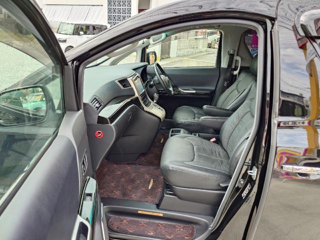 アルファード ２４０Ｓ　タイプゴールド　ＥＴＣ　ナビ　ＴＶ　クリアランスソナー　オートクルーズコントロール　両側電動スライドドア　オートライト　ＨＩＤ　電動リアゲート　スマートキー　電動格納ミラー　後席モニター　３列シート　オットマン（50枚目）